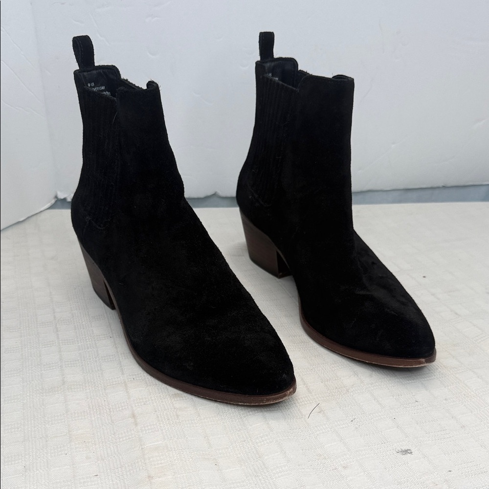 Thursday Dreamer Bootie - Picture 4 of 12